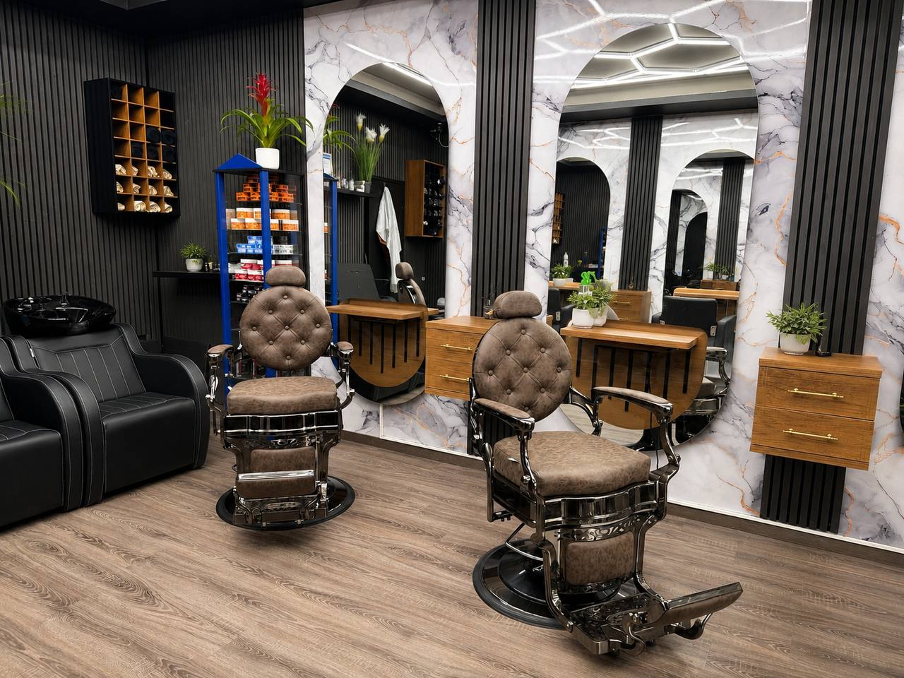 Herrenstühle im Golden Cut Salon